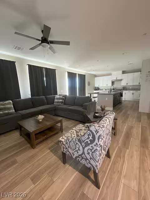 724 N Naples St - Photo 5 of 15