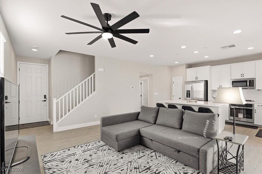 4536 Anspach St - Photo 5 of 23