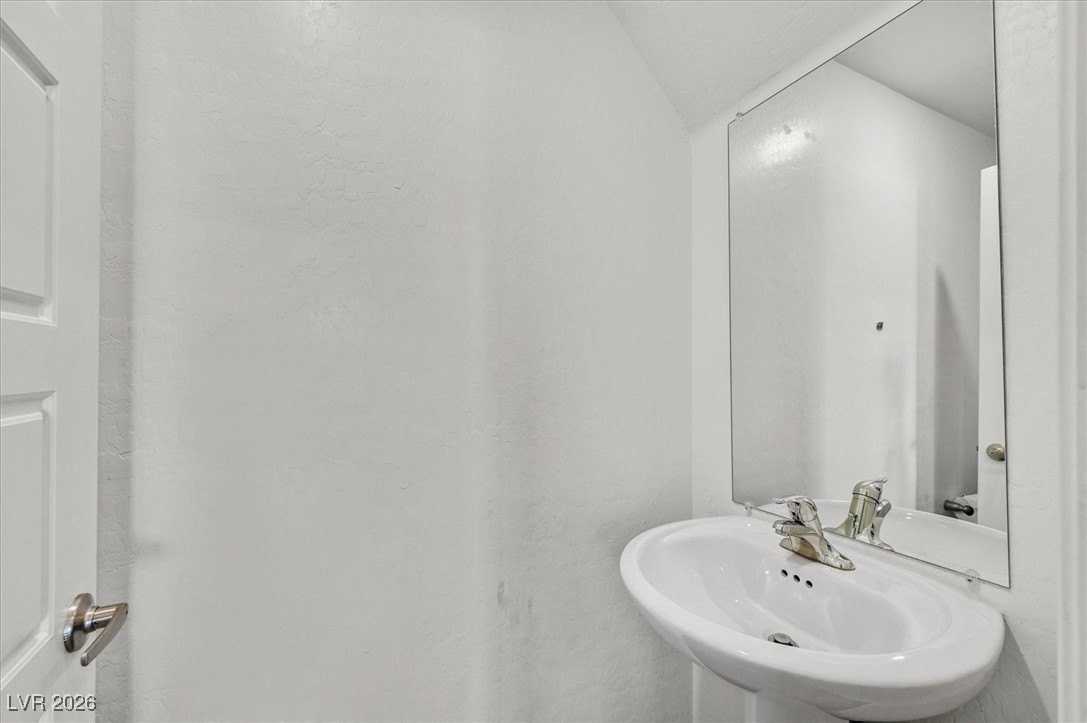 2212 Langmore St - Photo 6 of 22