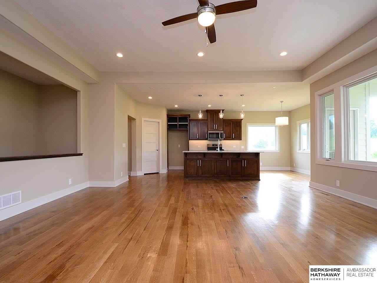 21129 Arbor Ct - Photo 5 of 24