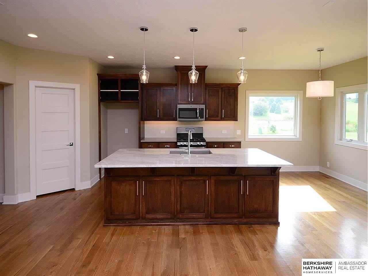 21129 Arbor Ct - Photo 6 of 24