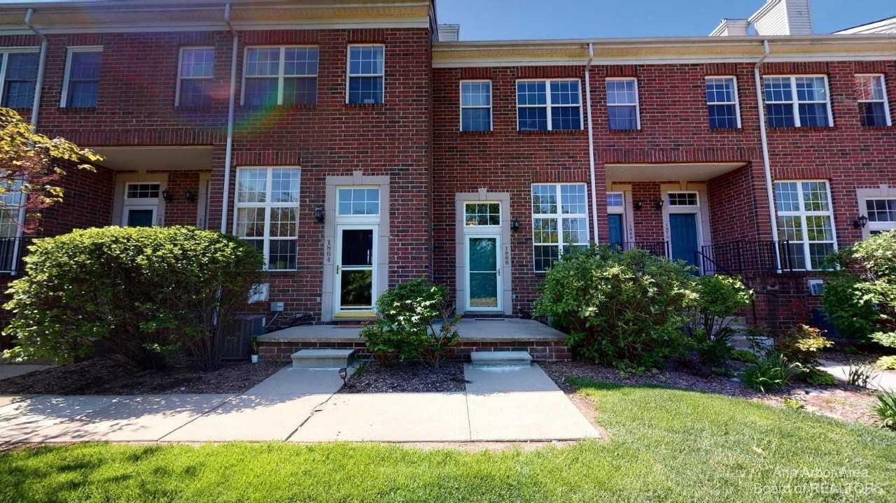 1866 Lindsay Ln - Photo 2 of 19