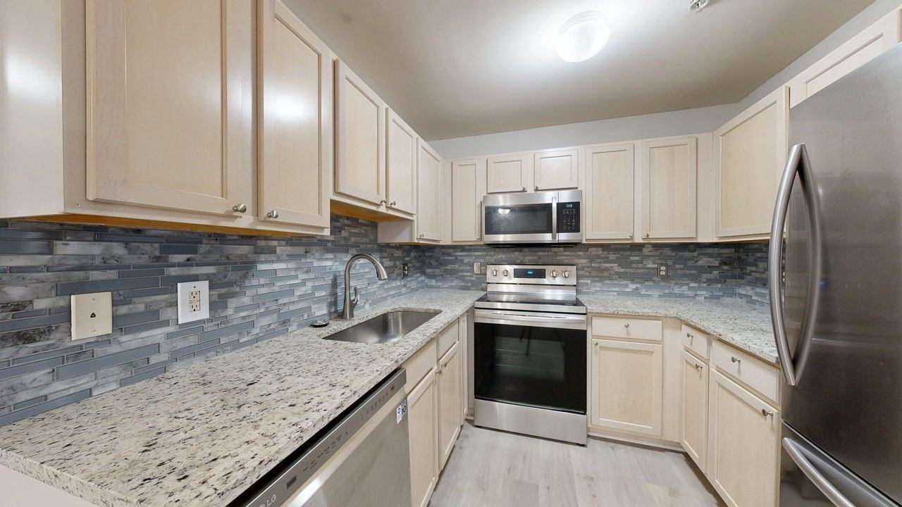 1866 Lindsay Ln - Photo 7 of 19