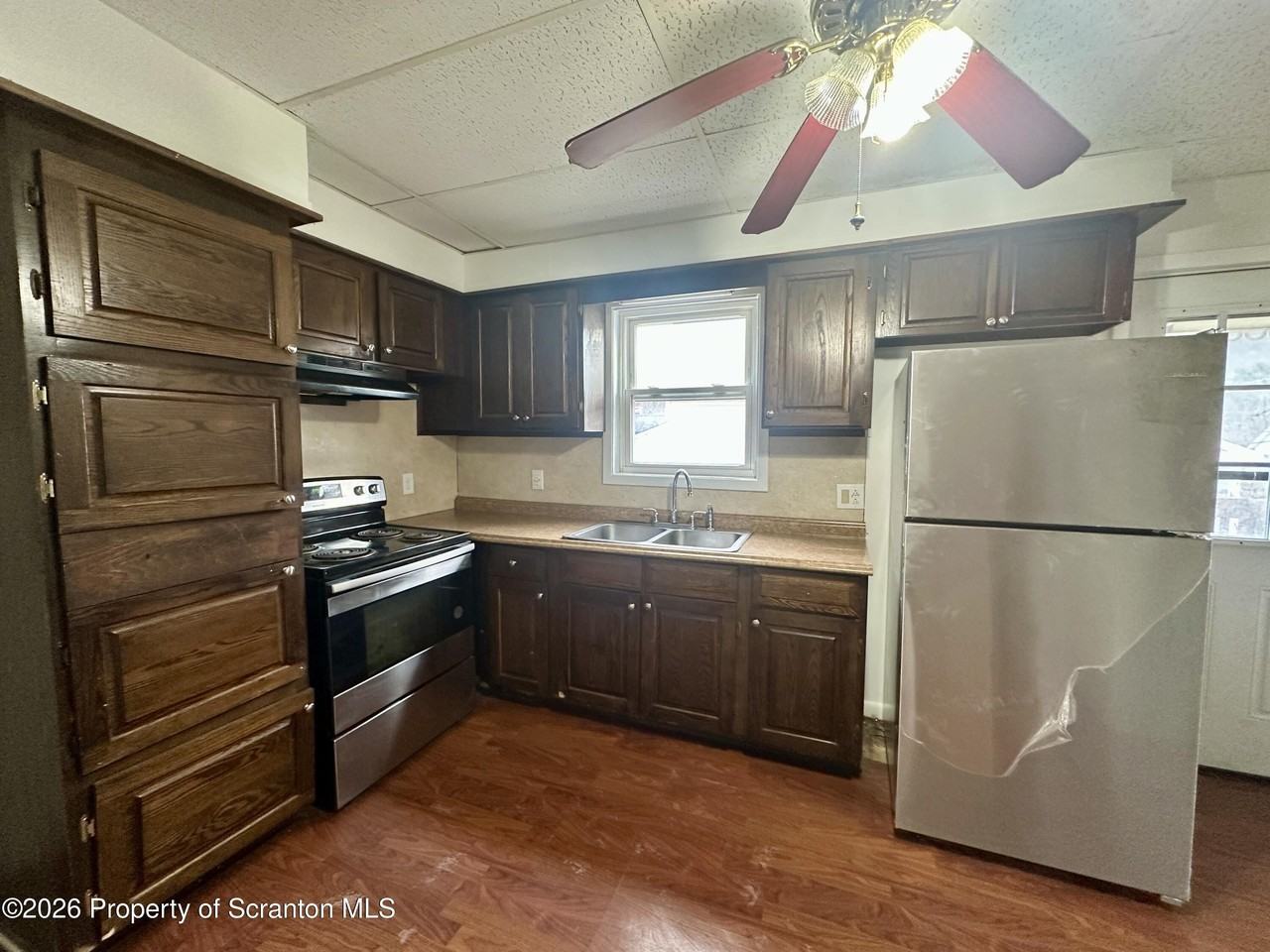 194 Nicholson St - Photo 4 of 12