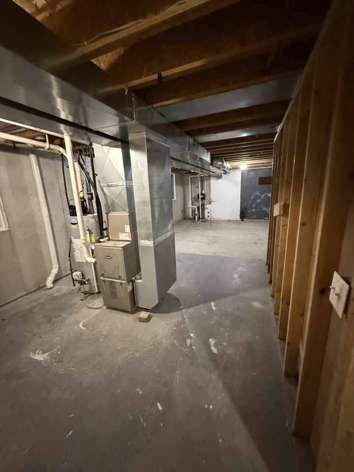 722 Crooks St #1 - Photo 2 of 6