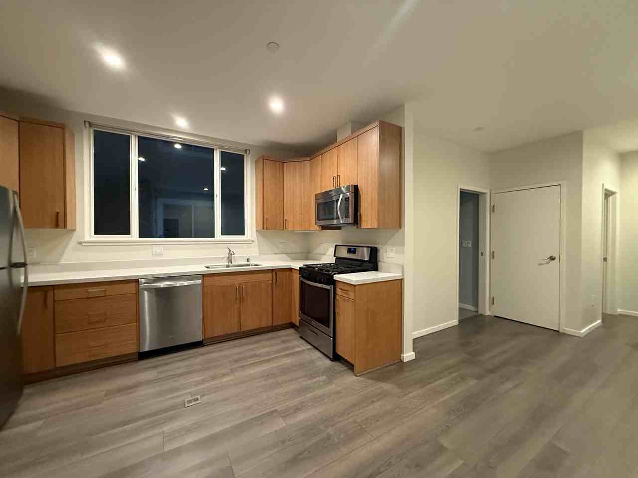 562 29th St #MAIN - Photo 3 of 16