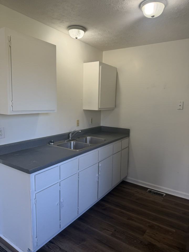 7556 Greenwood Rd #7556 - Photo 6 of 7