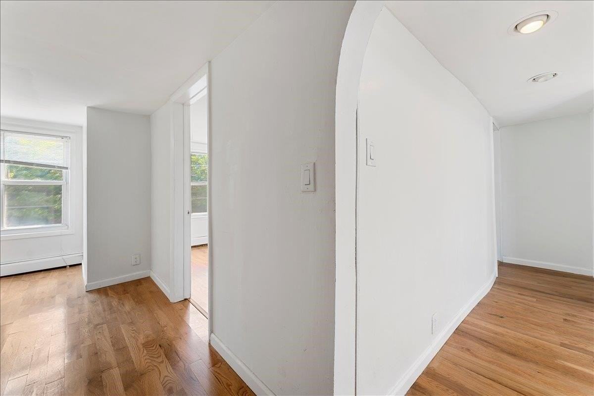 85 Hobart Ave #2 - Photo 3 of 25