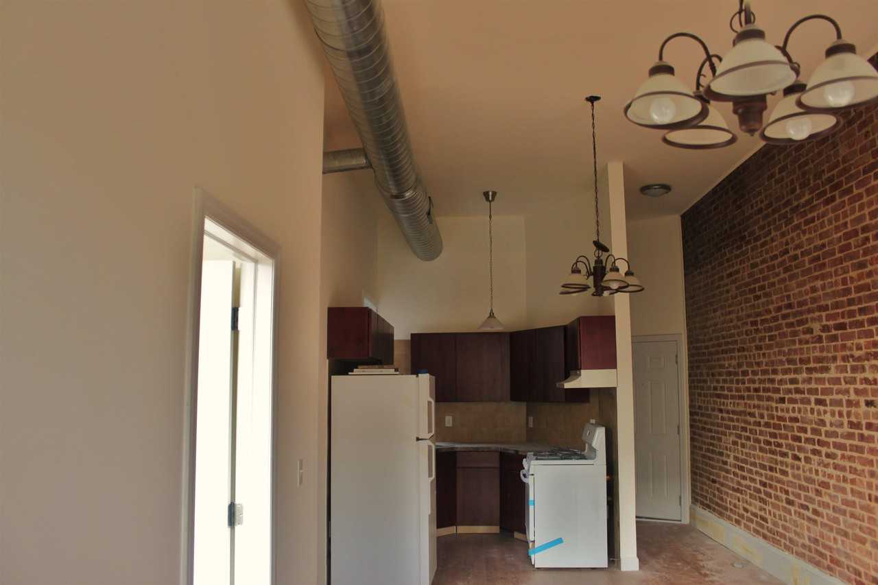 325 Baldwin Ave #11 - Photo 3 of 6