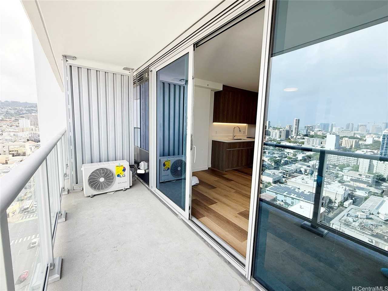 1515 Liona St Apt 2208l #2208L - Photo 6 of 20