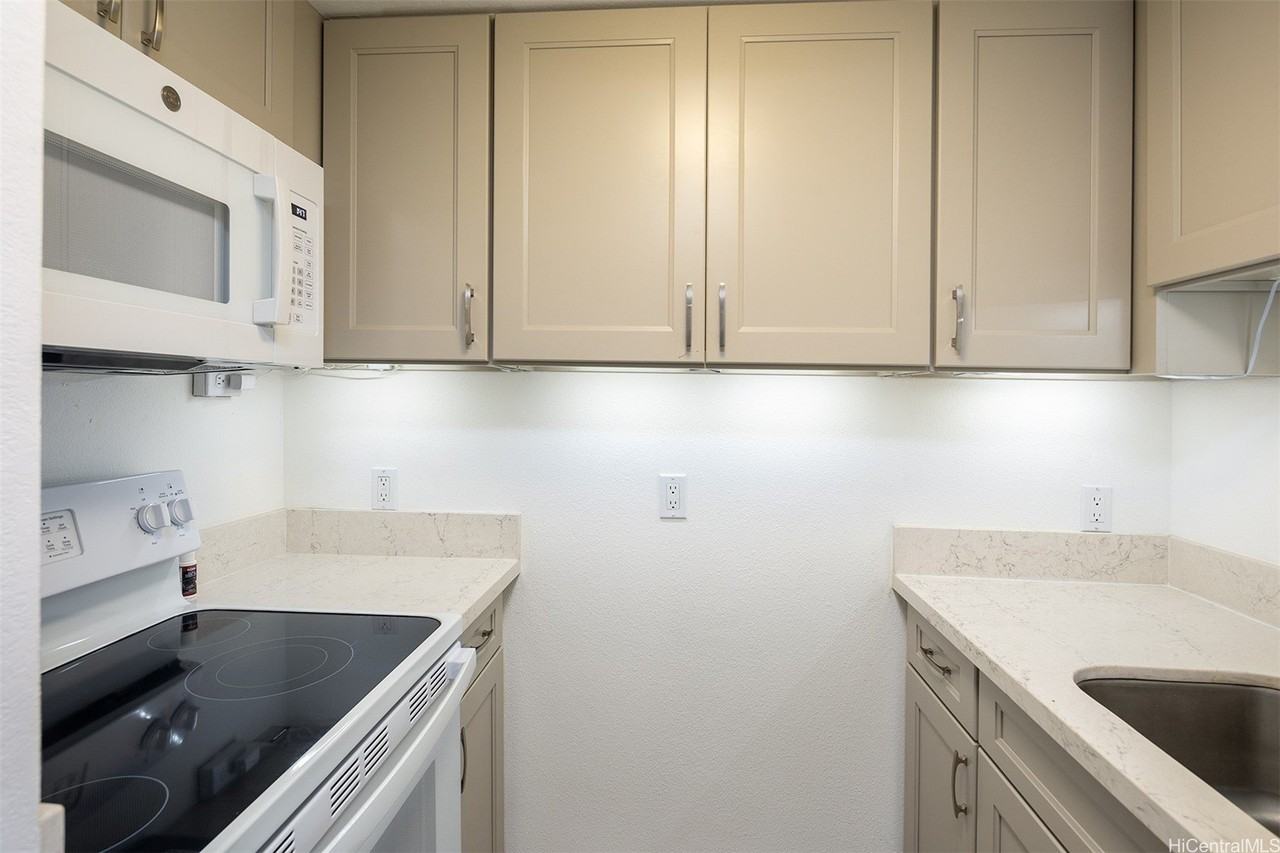 545 Queen St Apt 622 #622 - Photo 6 of 13