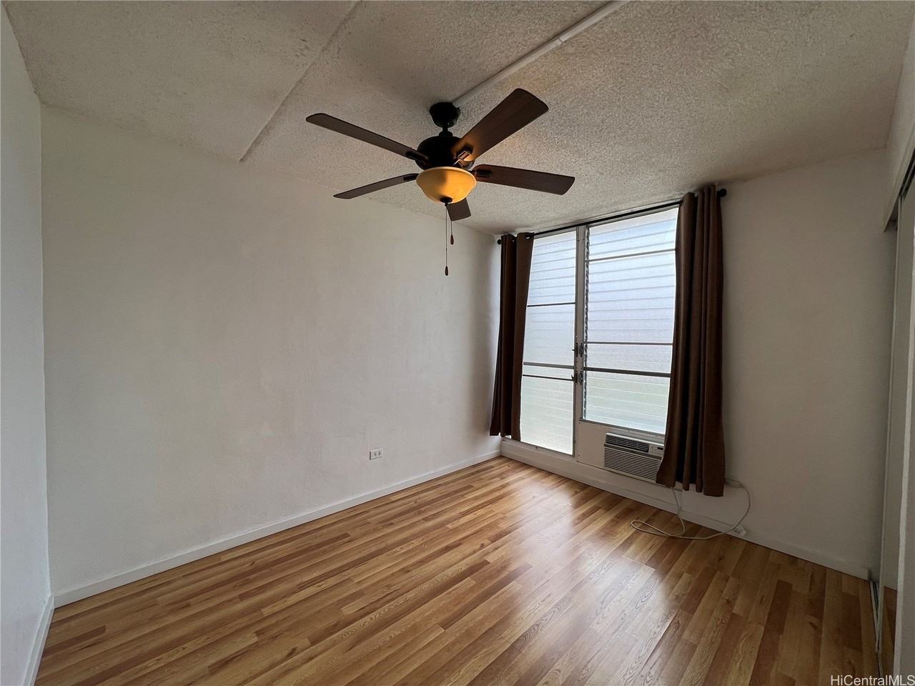 2845 Waialae Ave Apt 513 #513 - Photo 4 of 8