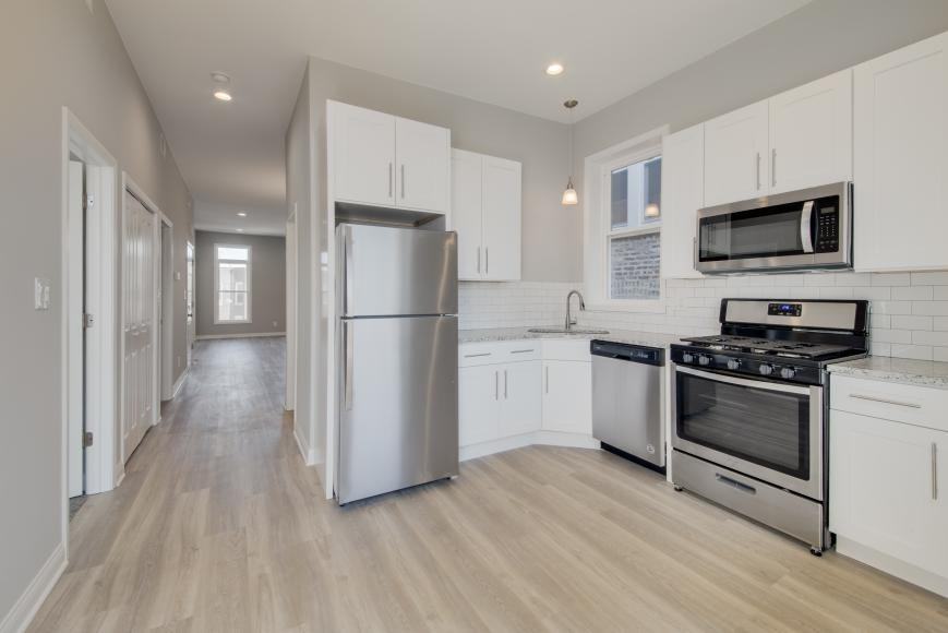 1536 N Talman Ave - Photo 2 of 10