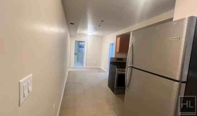 949 E 55th St - Photo 3 of 10