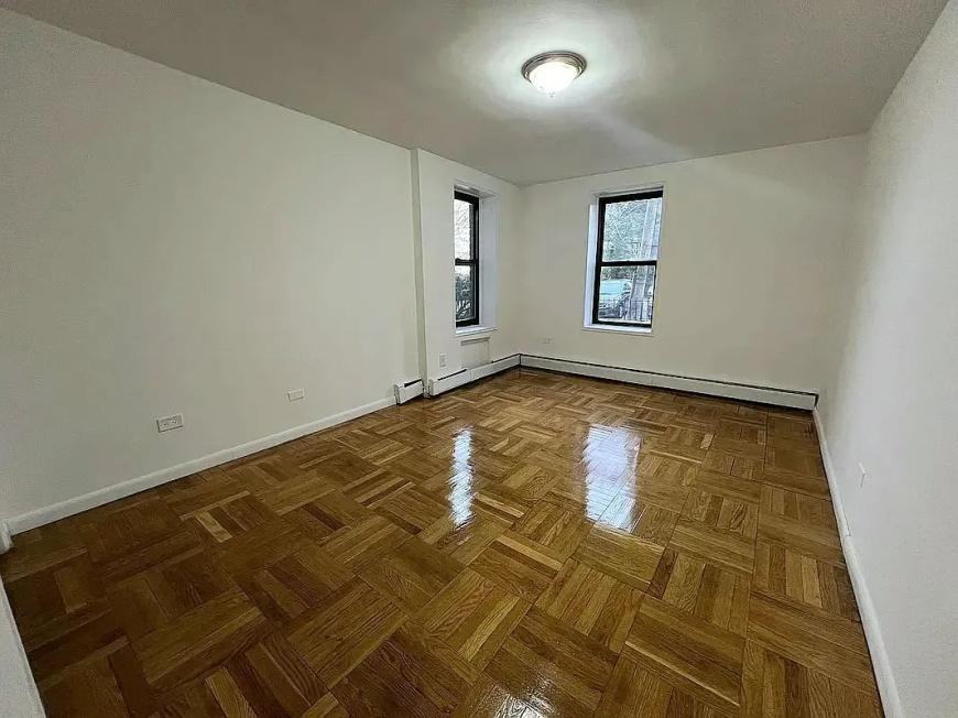 1110 Stadium Ave - Photo 3 of 4