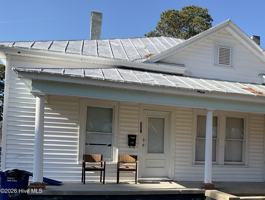 featured image of 421 Snow Hill St