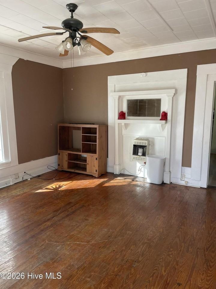 421 Snow Hill St - Photo 6 of 7