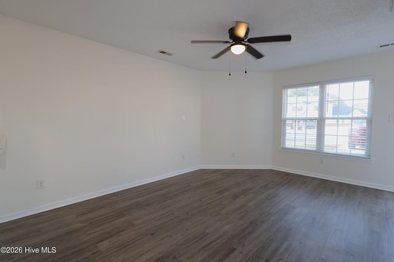 892 W Pueblo Dr - Photo 3 of 18