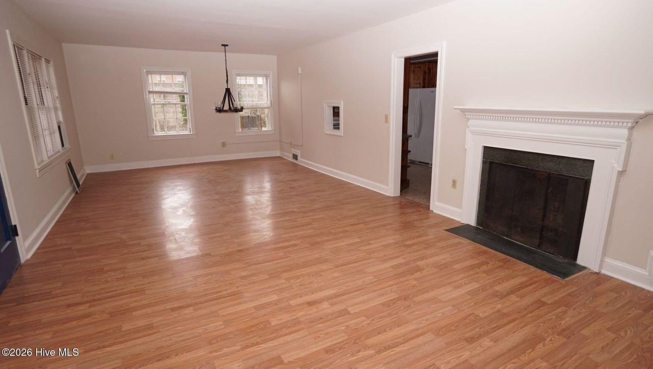 14 Tallman St - Photo 6 of 30