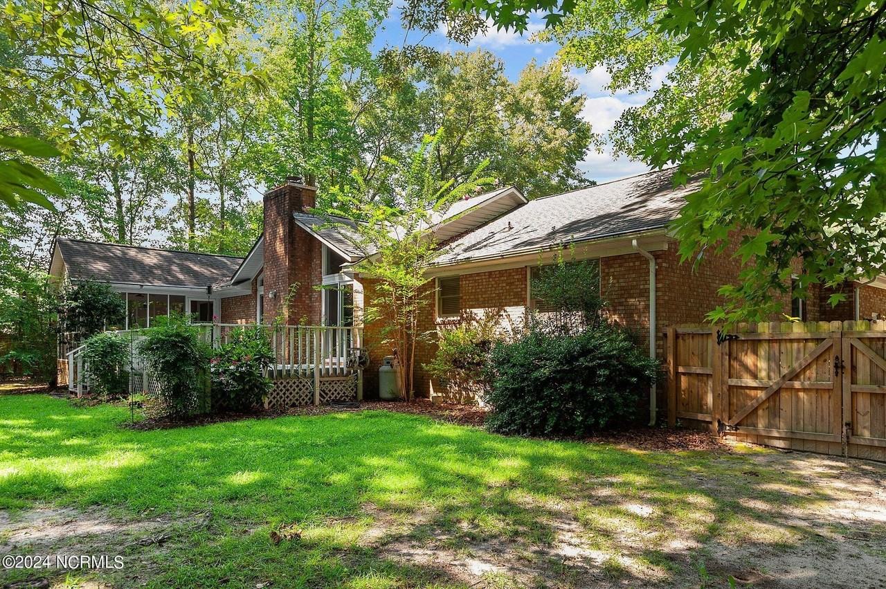 103 Knollwood Ct - Photo 4 of 50