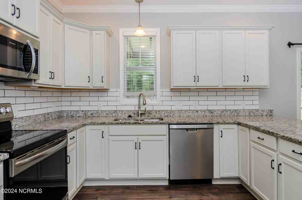 3019 N Rocklund Ct - Photo 7 of 37