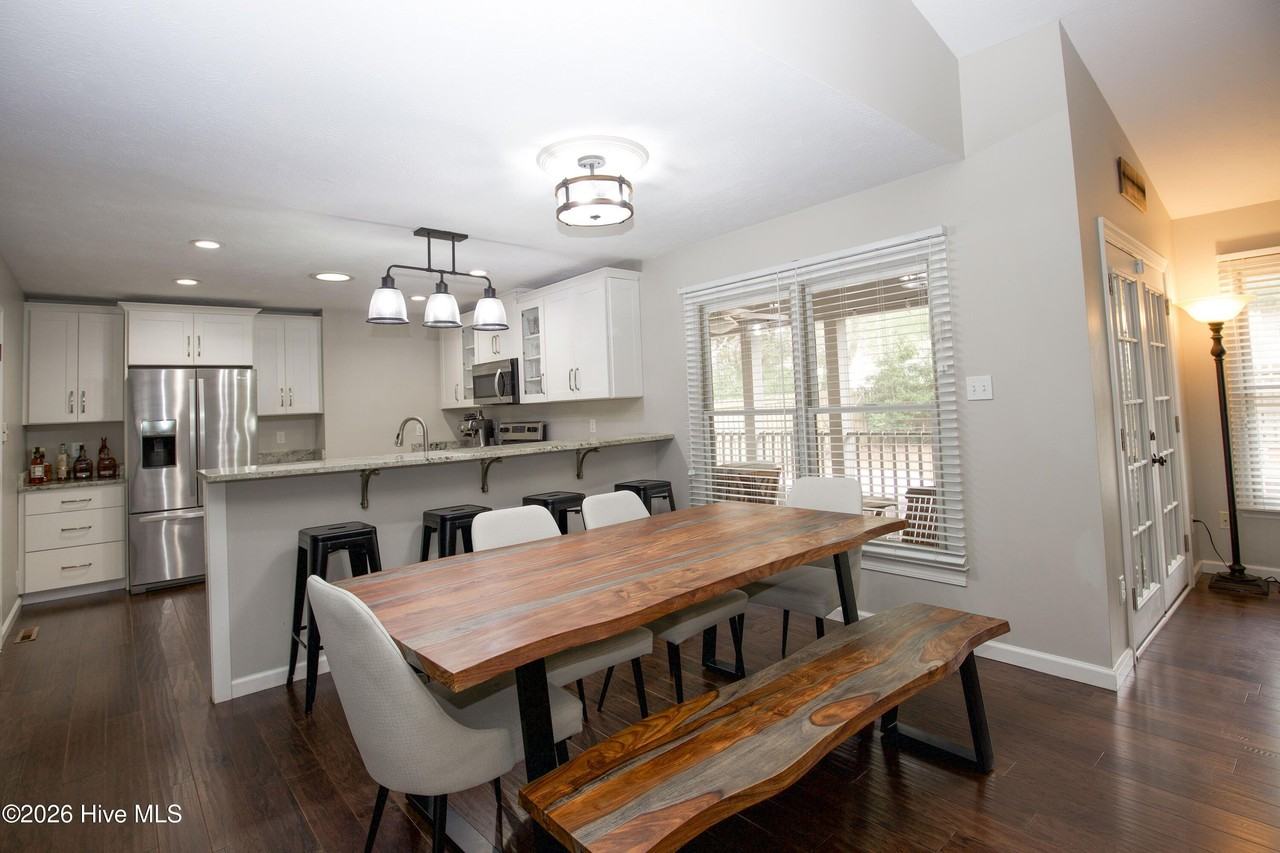 65 Sawmill Rd E - Photo 6 of 42