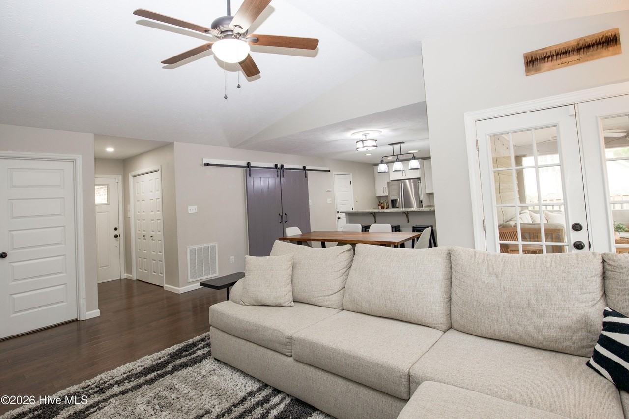 65 Sawmill Rd E - Photo 7 of 42