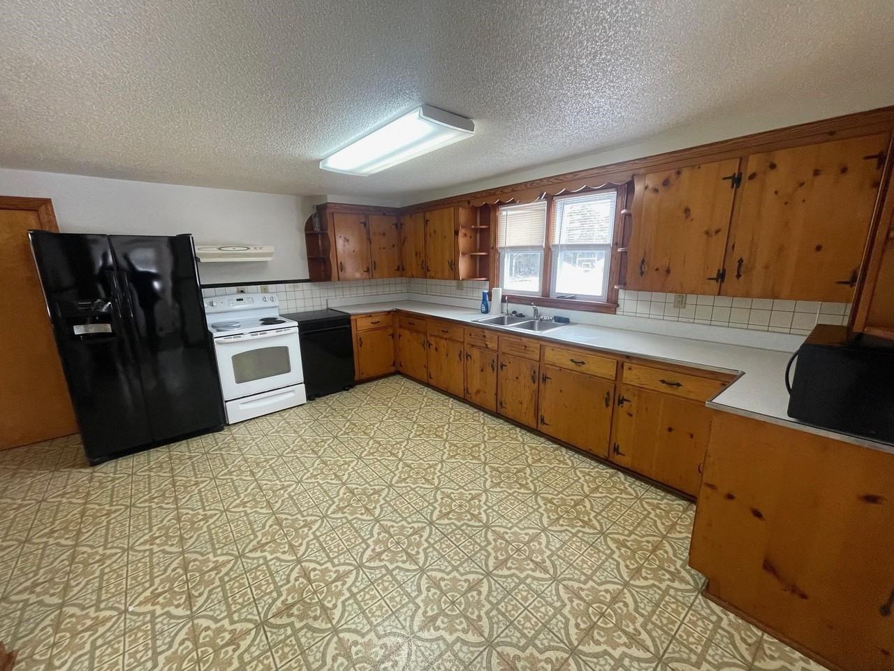 2841 Bloomer Springs Rd - Photo 3 of 15