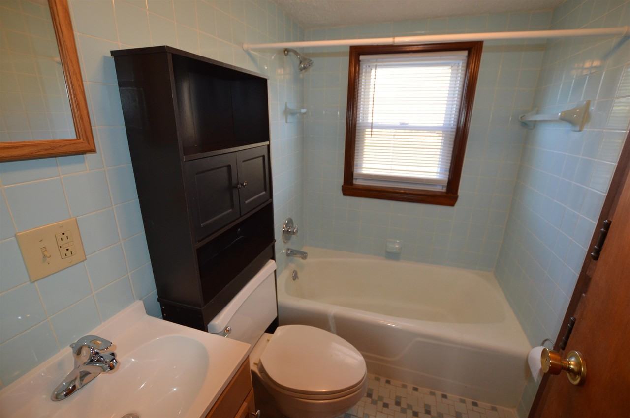 2841 Bloomer Springs Rd - Photo 5 of 15