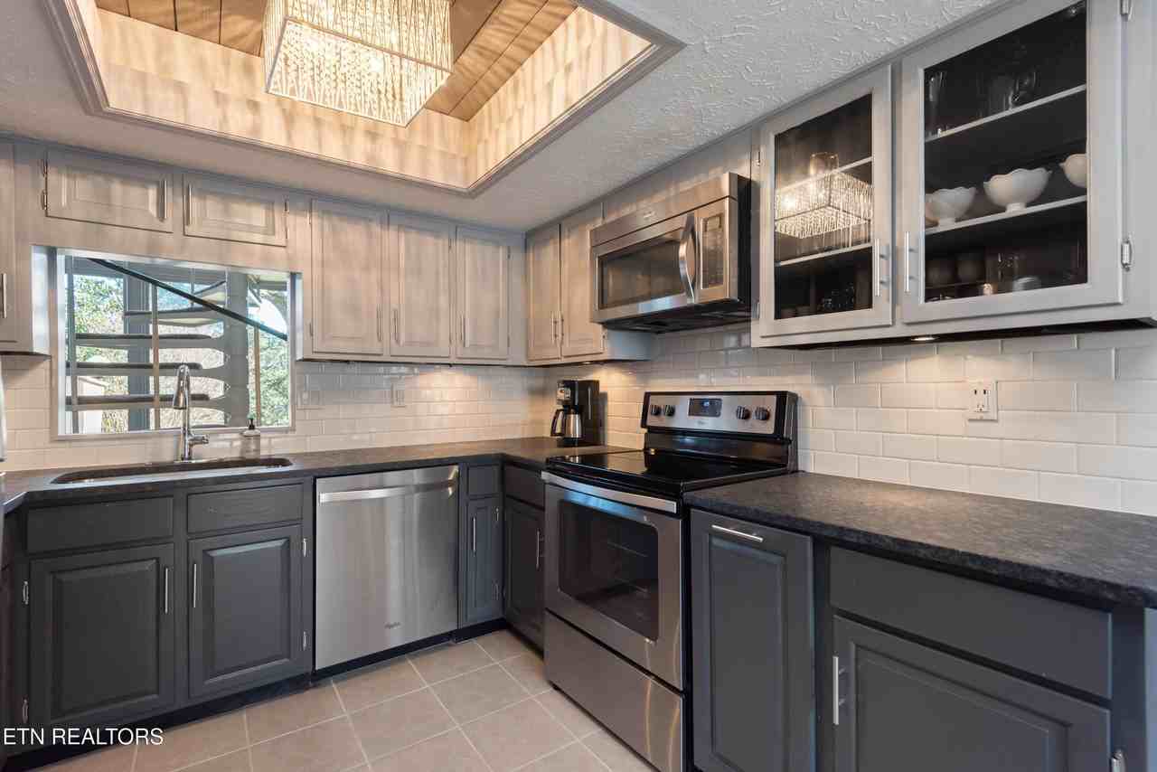 9502 Hidden Oak Way - Photo 7 of 22