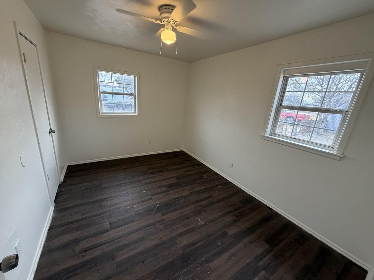 2715 E 2nd St - Photo 5 of 8