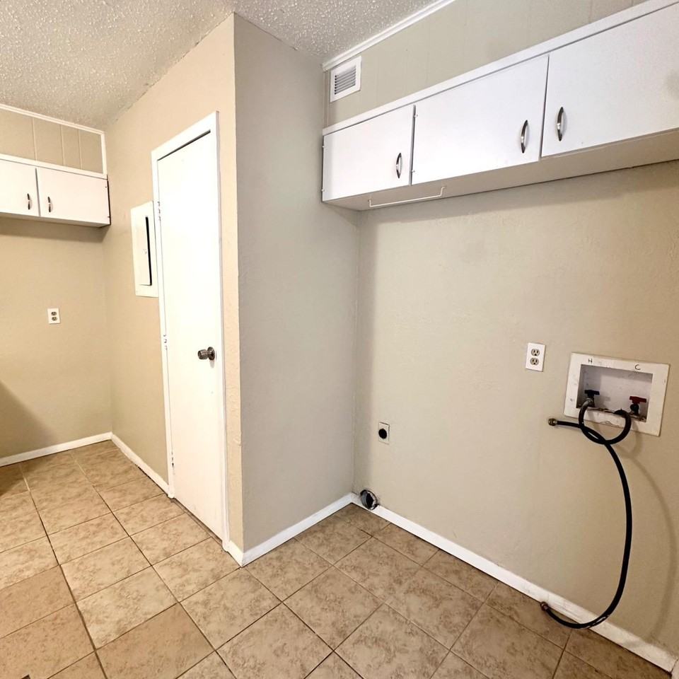 9107 Boston Ave - Photo 6 of 14