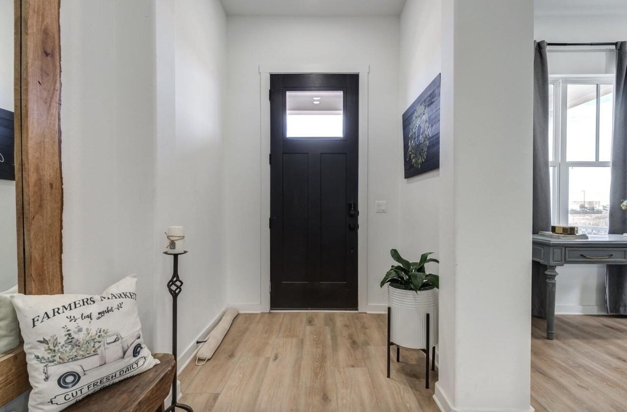 12016 Savannah Ave - Photo 2 of 27