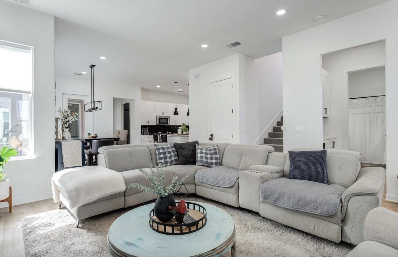 12016 Savannah Ave - Photo 5 of 27