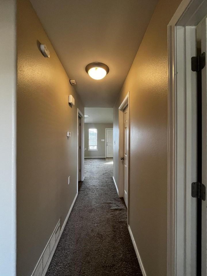 2317 99th St - Photo 3 of 11