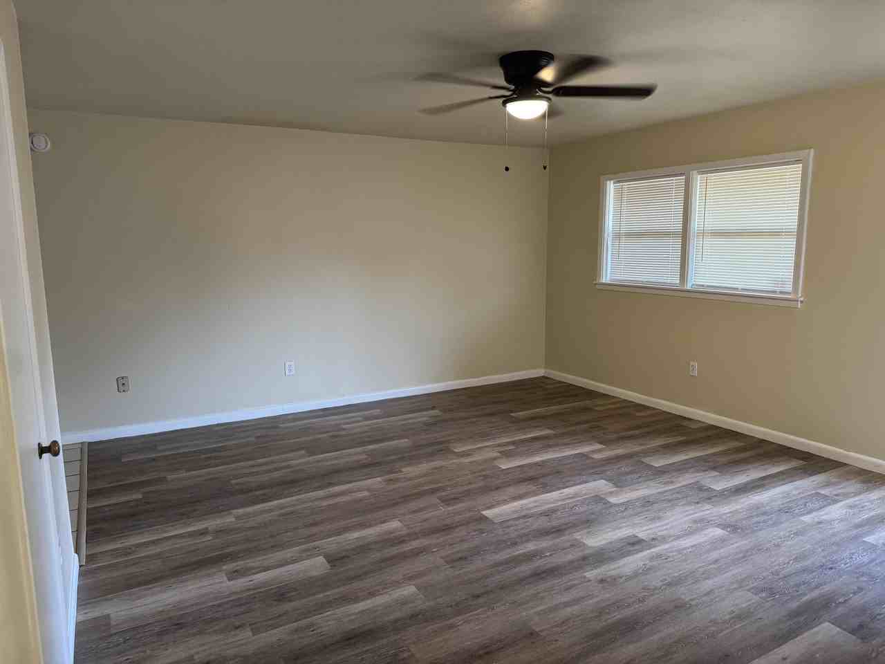 2821 61st St - Photo 5 of 13