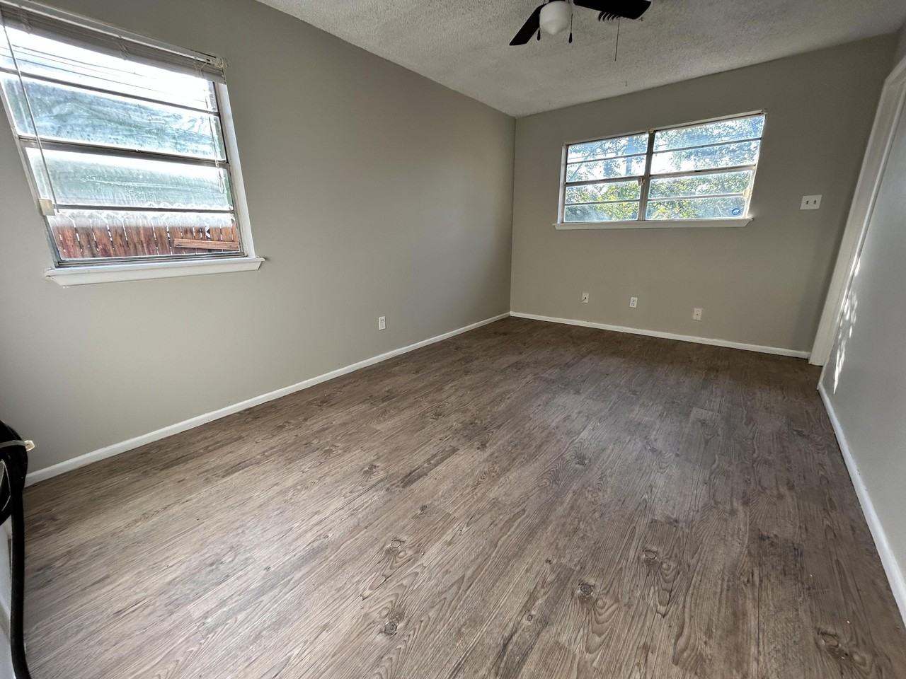 1613 69th St - Photo 7 of 8