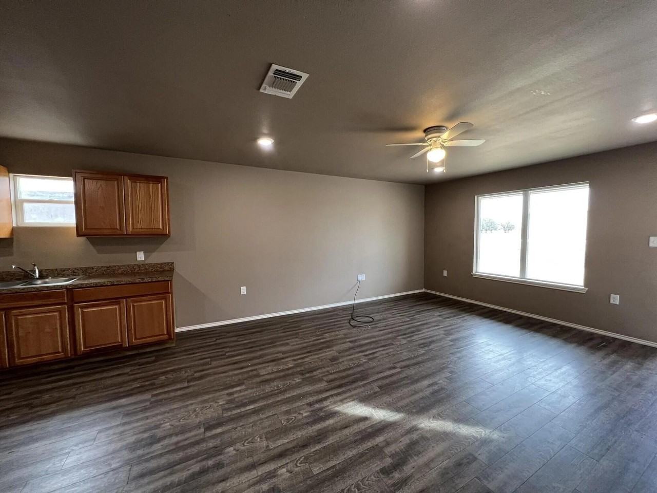 2911 Cornell St - Photo 6 of 16