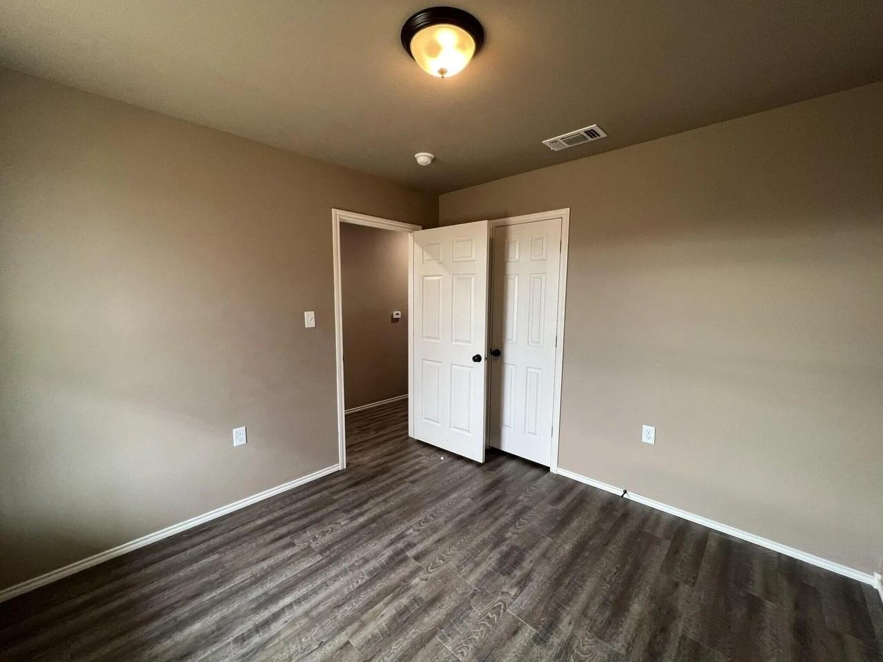 2911 Cornell St - Photo 7 of 16