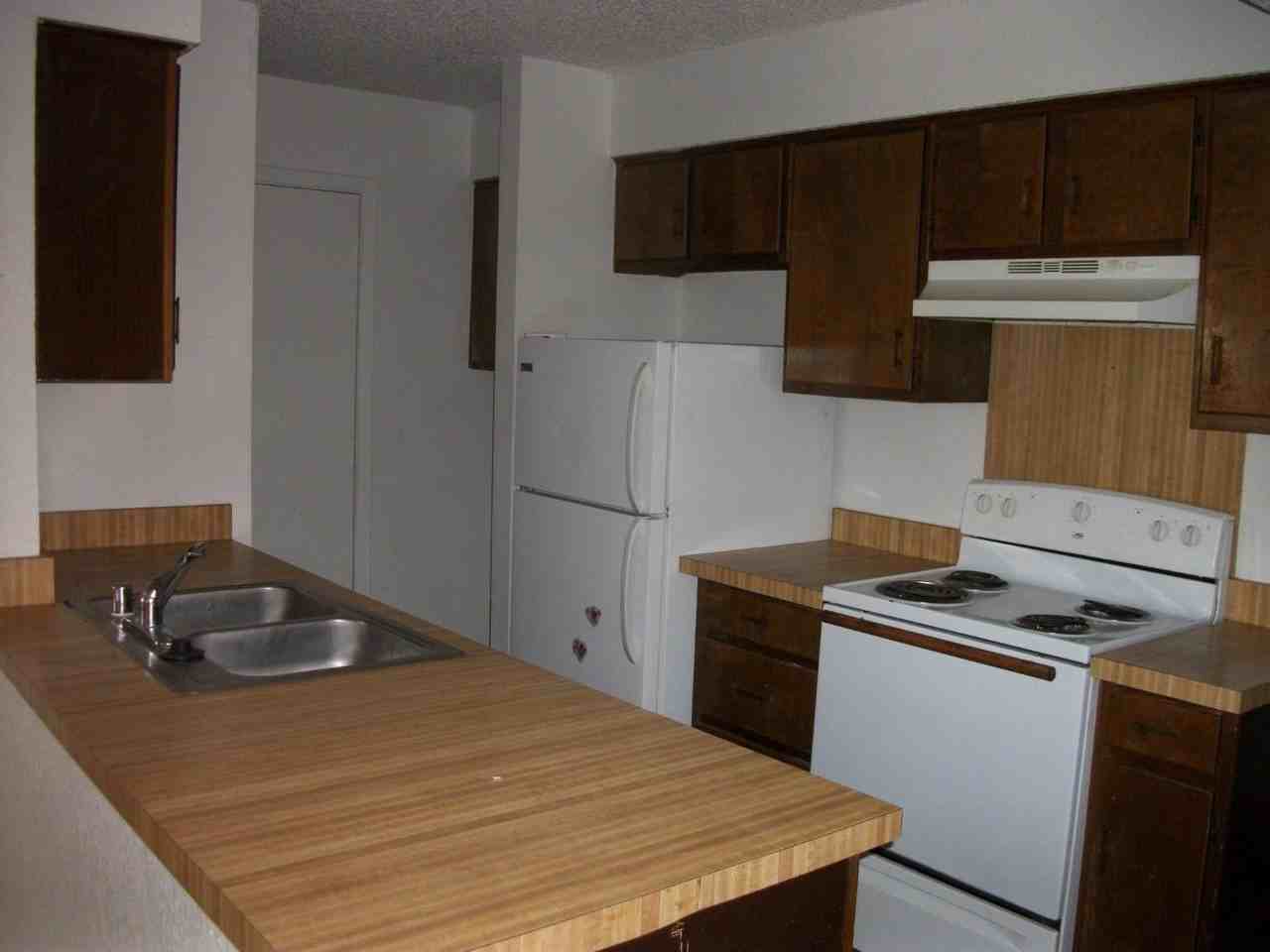 9108 Elgin Ave Apt B #B - Photo 3 of 6