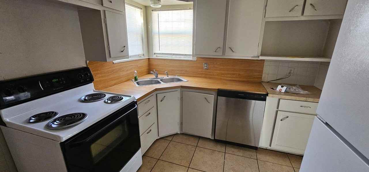 4319 33rd St - Photo 3 of 6