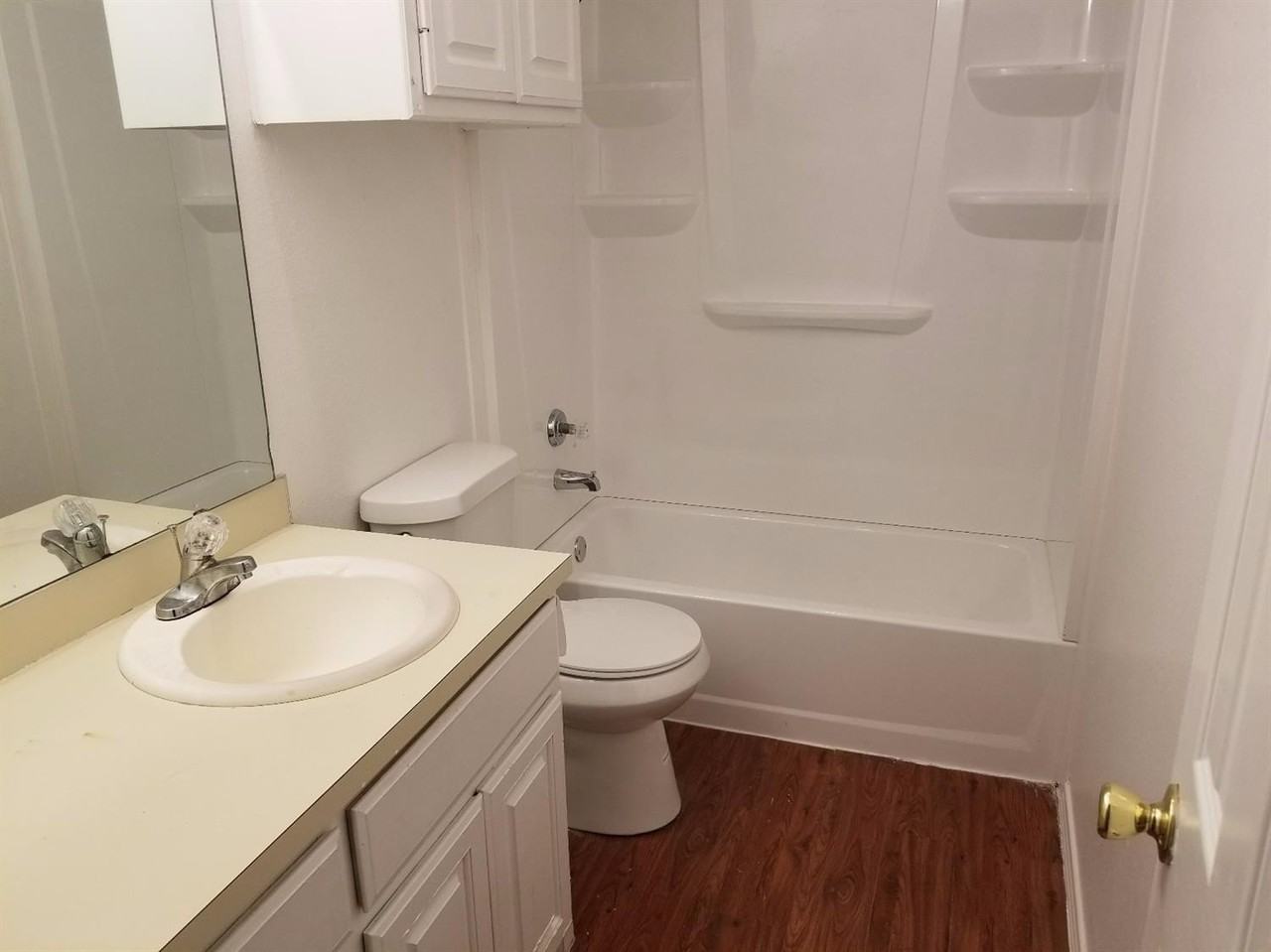 1909 S Loop 289 - Photo 4 of 10