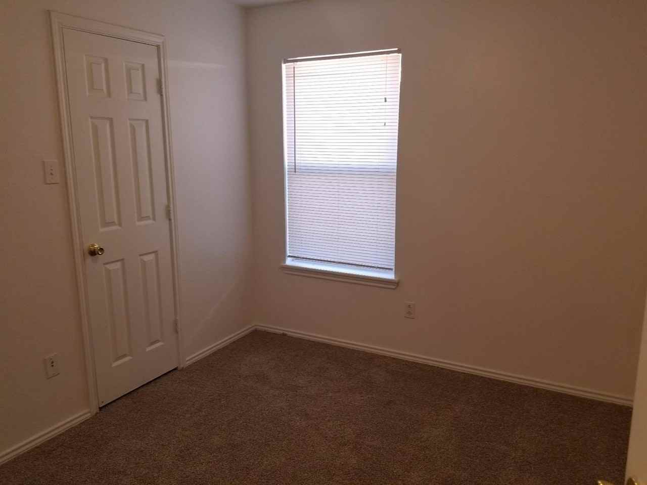 1909 S Loop 289 - Photo 5 of 10