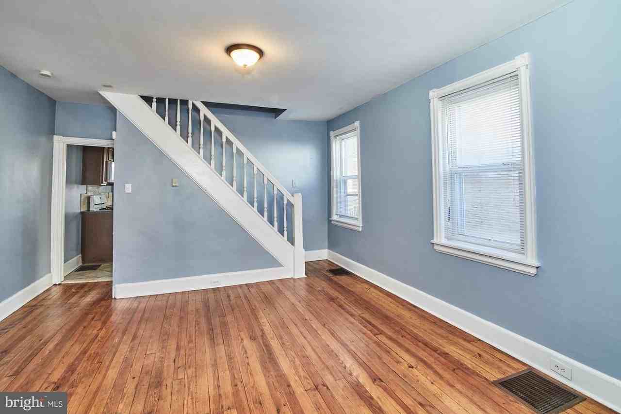 1916 W 7th St - Photo 4 of 17