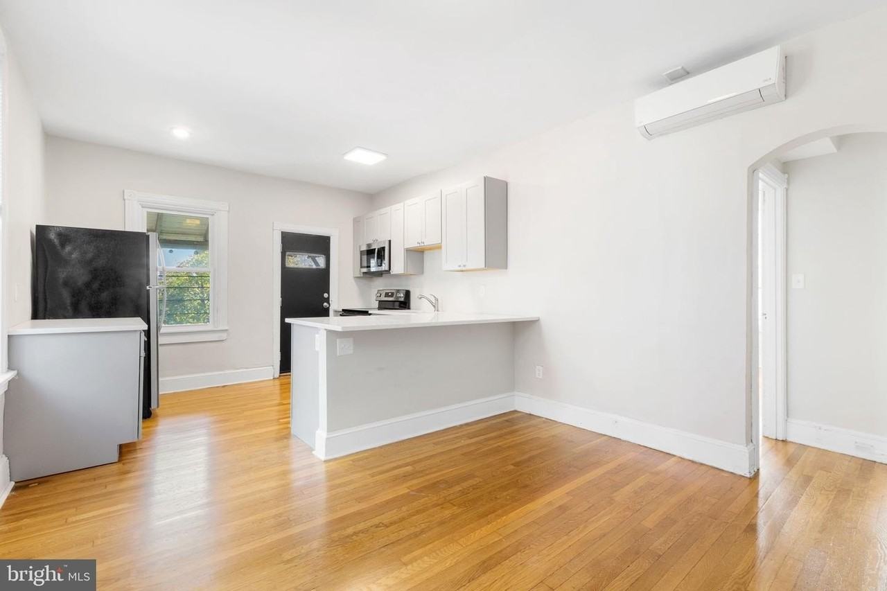 1608 N Broom St - Photo 3 of 9