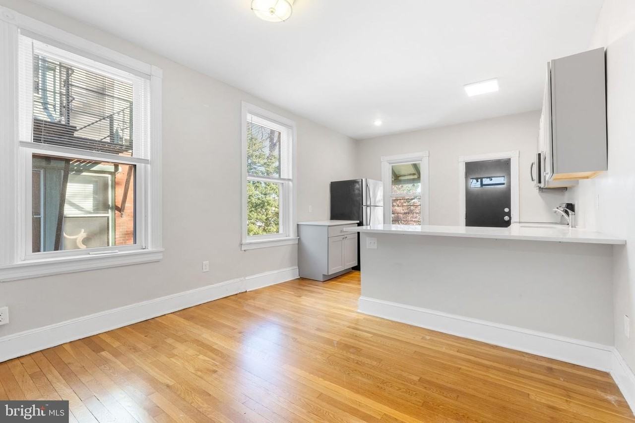 1608 N Broom St - Photo 5 of 9