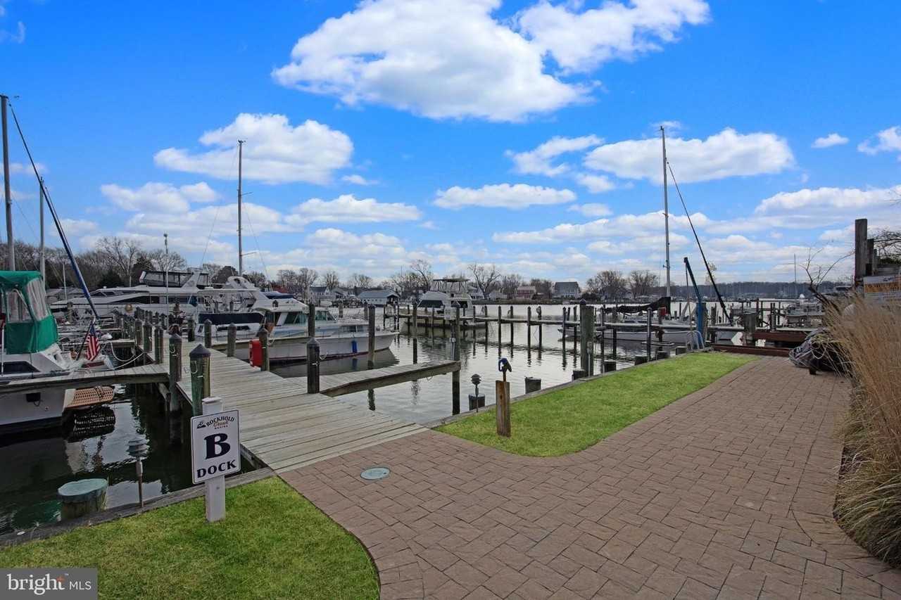 455 Deale Rd - Photo 2 of 20