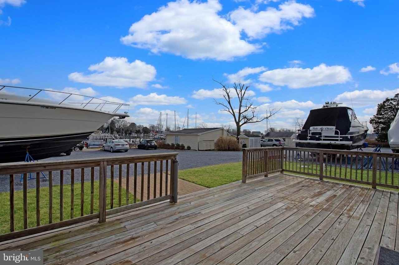 455 Deale Rd - Photo 5 of 20