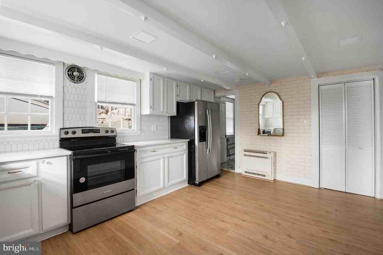 455 Deale Rd - Photo 6 of 20