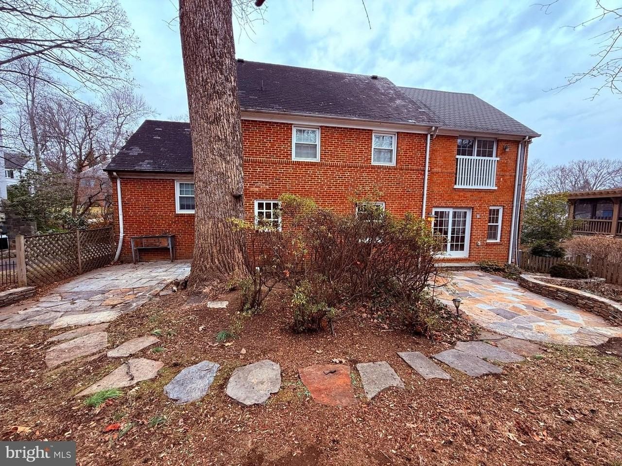 3202 Rolling Rd - Photo 3 of 43